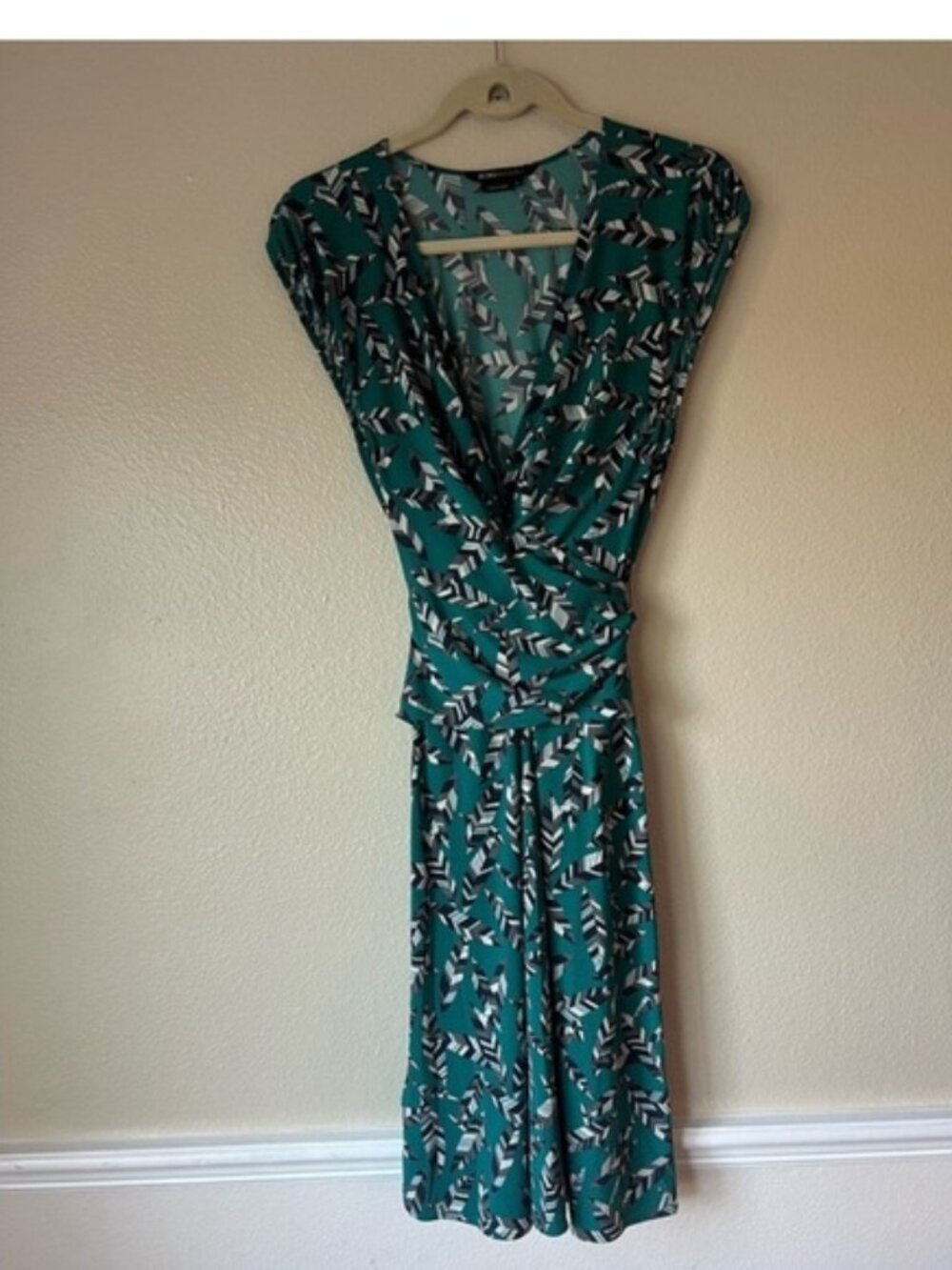 Elegant Green Patterned Mini Dress